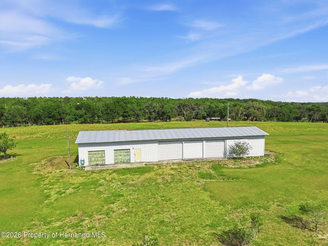 18610 Townsend House Road, Dade City, FL 33523
