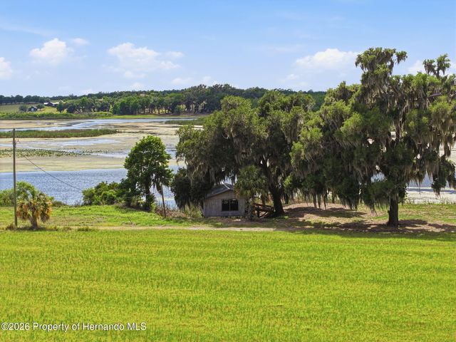 18610 Townsend House Road, Dade City, FL 33523