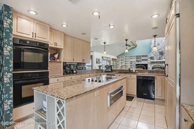 18610 Townsend House Road, Dade City, FL 33523