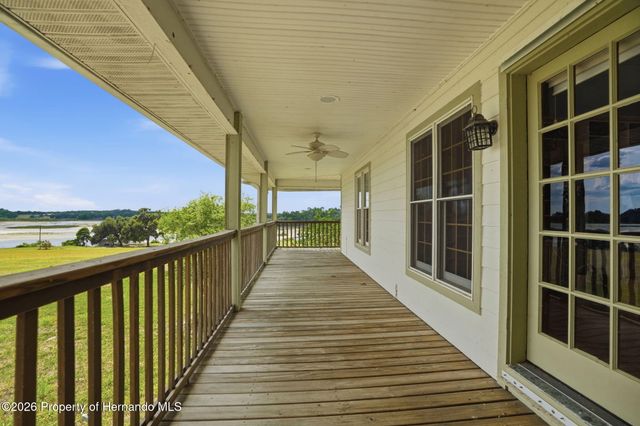 18610 Townsend House Road, Dade City, FL 33523
