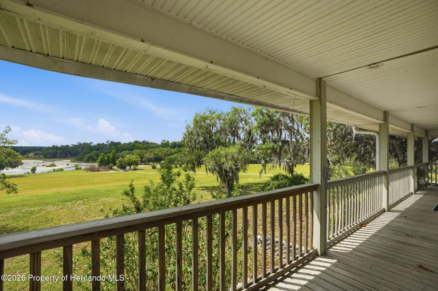 18610 Townsend House Road, Dade City, FL 33523