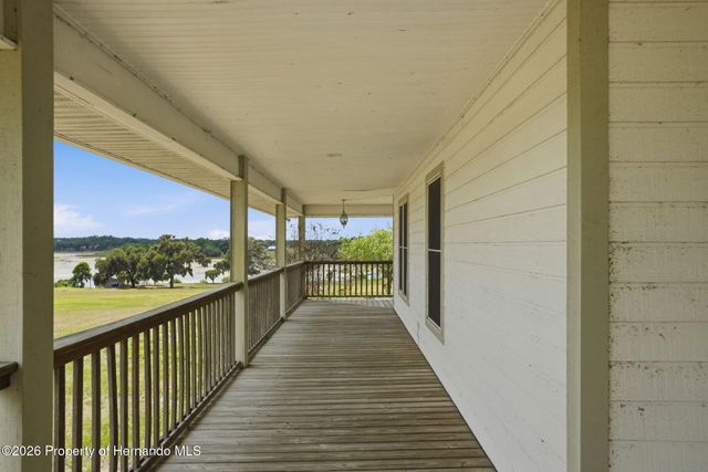 18610 Townsend House Road, Dade City, FL 33523
