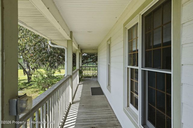 18610 Townsend House Road, Dade City, FL 33523