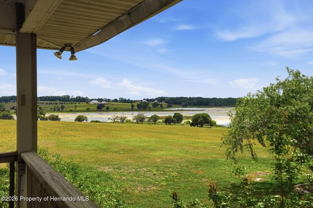 18610 Townsend House Road, Dade City, FL 33523