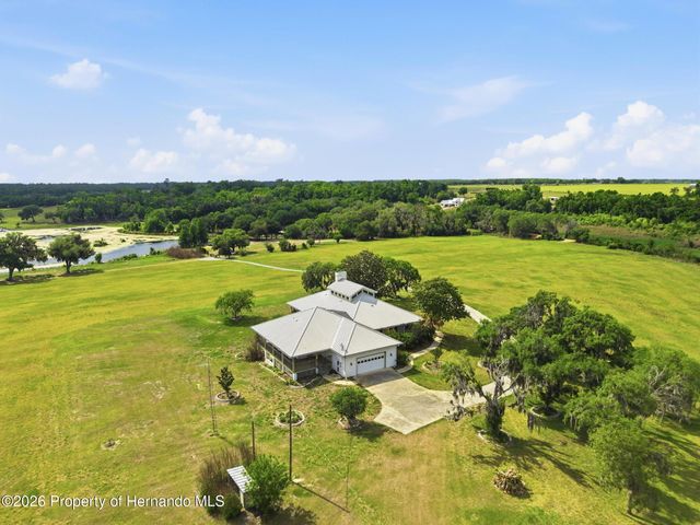 18610 Townsend House Road, Dade City, FL 33523