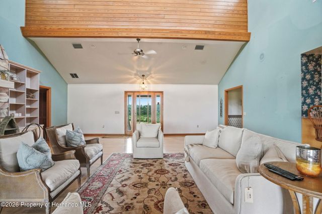 18610 Townsend House Road, Dade City, FL 33523