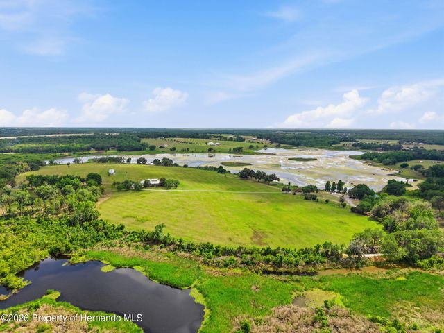18610 Townsend House Road, Dade City, FL 33523