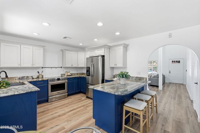 4366 E SANDIA Street, Phoenix, AZ 85044