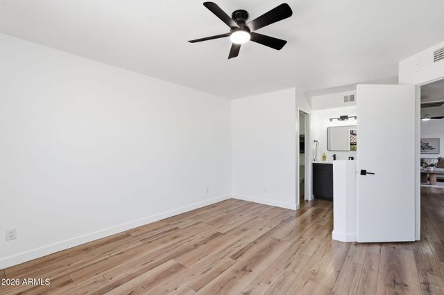 4366 E SANDIA Street, Phoenix, AZ 85044