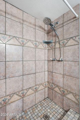 4366 E SANDIA Street, Phoenix, AZ 85044