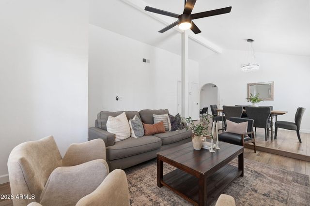 4366 E SANDIA Street, Phoenix, AZ 85044