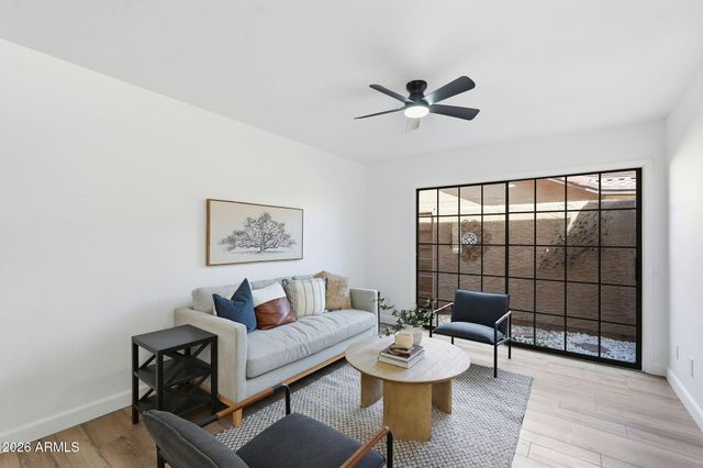 4366 E SANDIA Street, Phoenix, AZ 85044