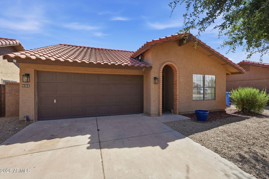 4366 E SANDIA Street, Phoenix, AZ 85044