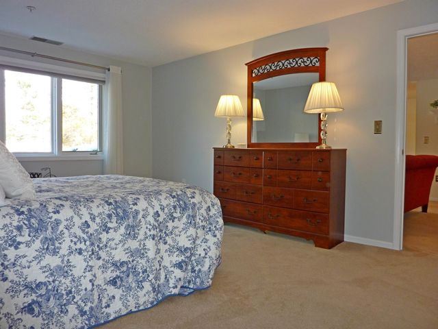 12 Ledgewood Hills Dr Apt 105, Nashua, NH 03062