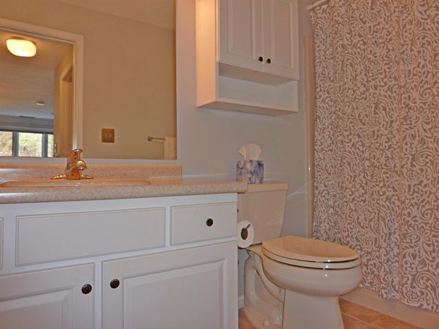 12 Ledgewood Hills Dr Apt 105, Nashua, NH 03062