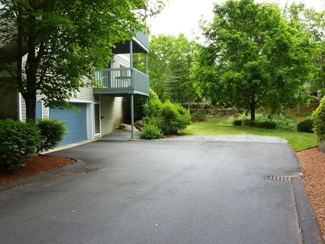 12 Ledgewood Hills Dr Apt 105, Nashua, NH 03062