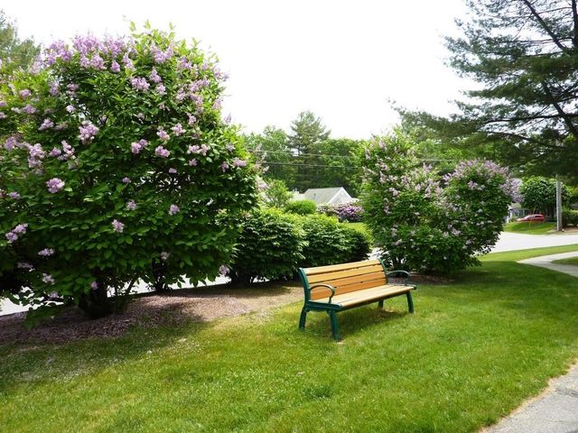 12 Ledgewood Hills Dr Apt 105, Nashua, NH 03062