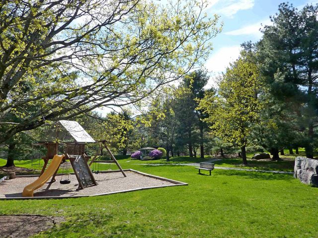 12 Ledgewood Hills Dr Apt 105, Nashua, NH 03062