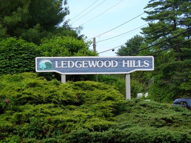 12 Ledgewood Hills Dr Apt 105, Nashua, NH 03062