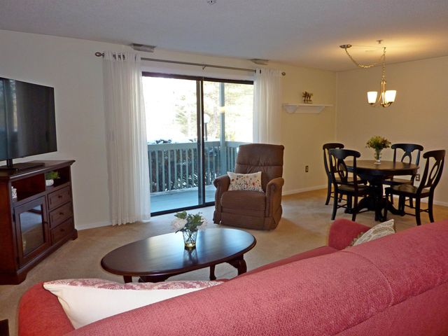 12 Ledgewood Hills Dr Apt 105, Nashua, NH 03062