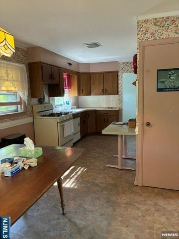 145 Lohs Place, Harrington Park, NJ 07640