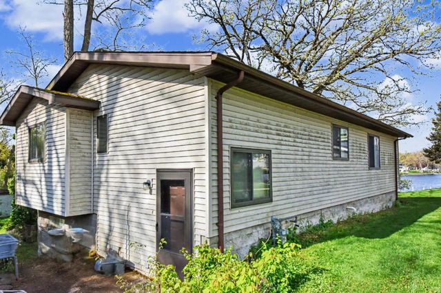 6602 Channel ROAD, Waterford, WI 53185