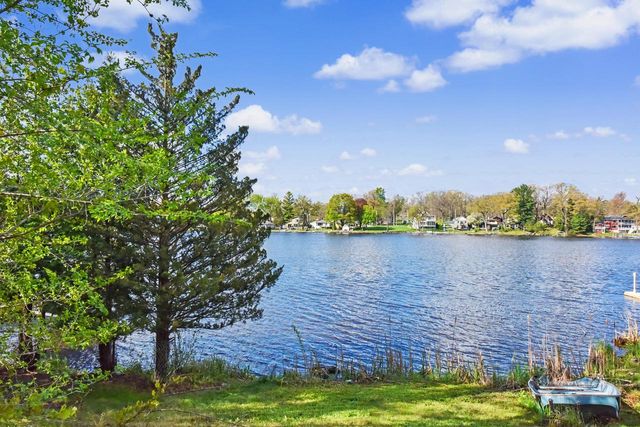6602 Channel ROAD, Waterford, WI 53185