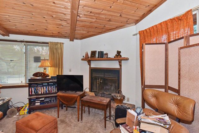 6602 Channel ROAD, Waterford, WI 53185