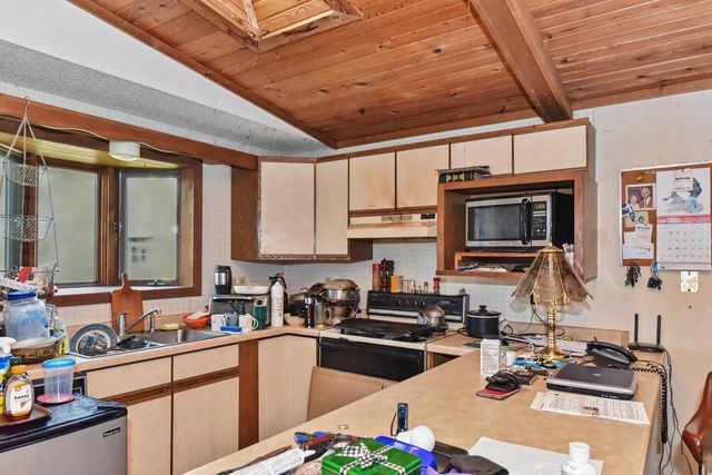 6602 Channel ROAD, Waterford, WI 53185