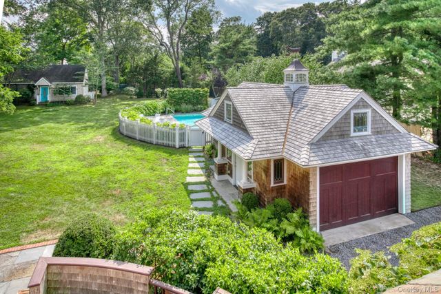 54 Palmer Terrace, Sag Harbor, NY 11963