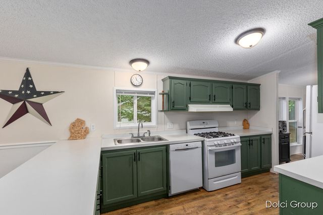 6830 E Carrigan Drive, Newaygo, MI 49337