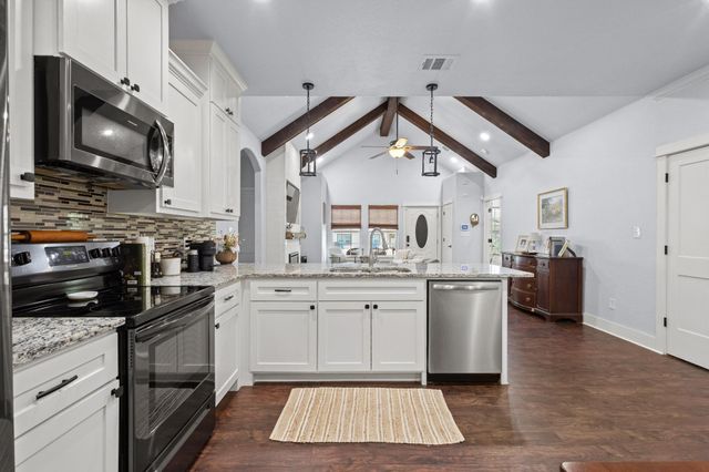 610 W Elm Street, Denison, TX 75020