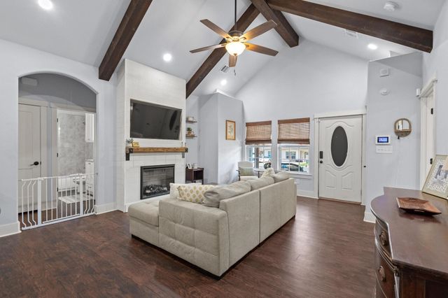 610 W Elm Street, Denison, TX 75020