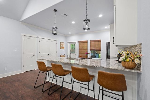 610 W Elm Street, Denison, TX 75020