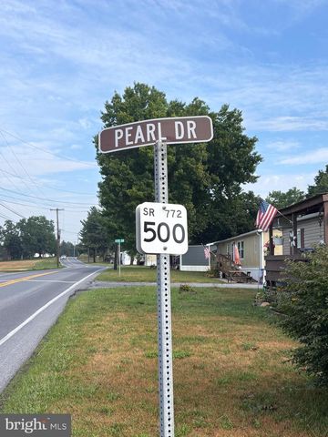 8 E PEARL DR, Lititz, PA 17543