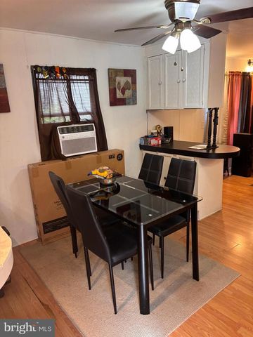 8 E PEARL DR, Lititz, PA 17543