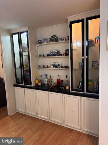 8 E PEARL DR, Lititz, PA 17543