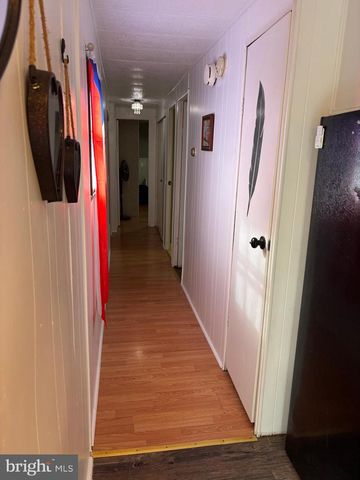 8 E PEARL DR, Lititz, PA 17543