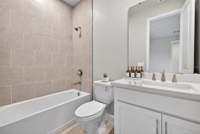 18448 VISTA PARK TERRACE, Venice, FL 34293