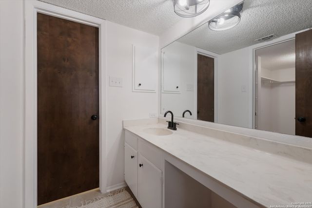 11303 Vance Jackson Rd Apt B3, San Antonio, TX 78230