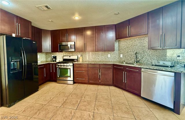 6717 Silvery Avenue, Las Vegas, NV 89108