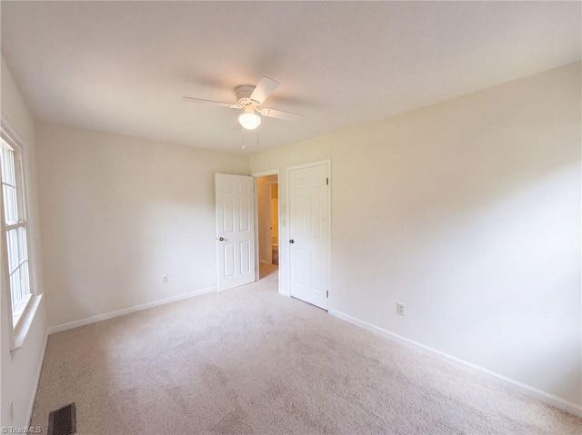 3221 Meadow Lane, Winston-salem, NC 27107