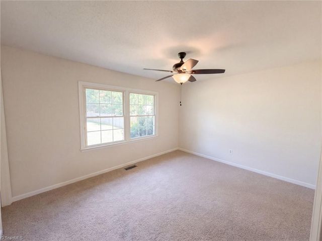 3221 Meadow Lane, Winston-salem, NC 27107