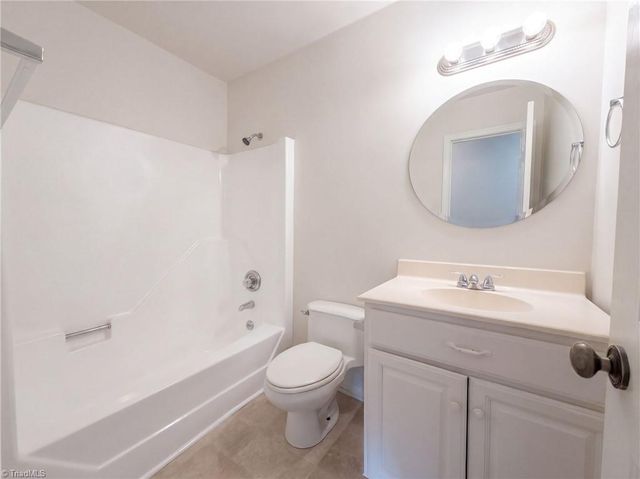 3221 Meadow Lane, Winston-salem, NC 27107