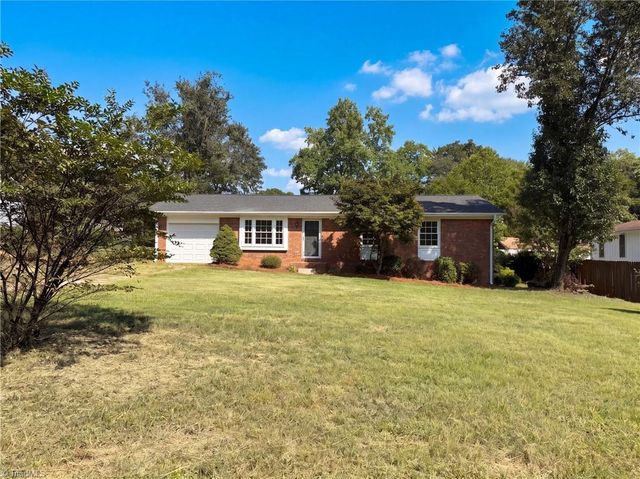 3221 Meadow Lane, Winston-salem, NC 27107