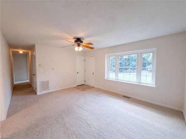 3221 Meadow Lane, Winston-salem, NC 27107