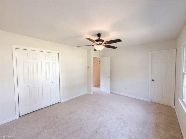 3221 Meadow Lane, Winston-salem, NC 27107