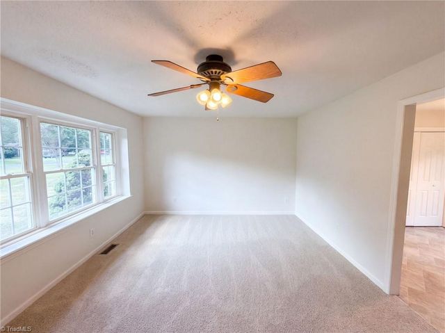 3221 Meadow Lane, Winston-salem, NC 27107