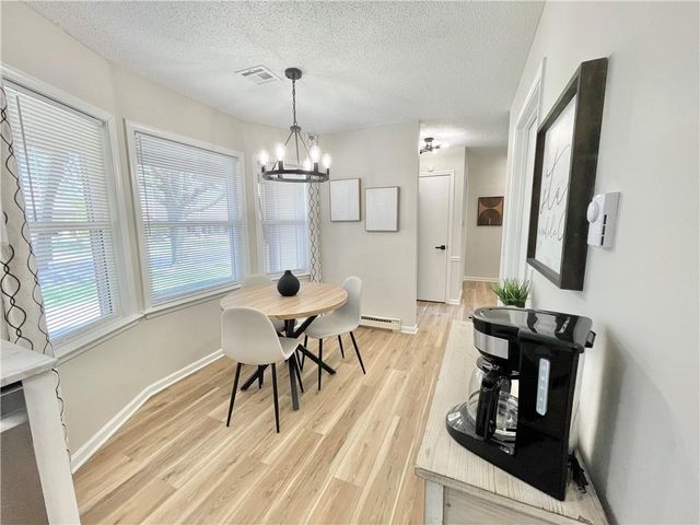 18826 Sunrise Drive, Belton, MO 64012