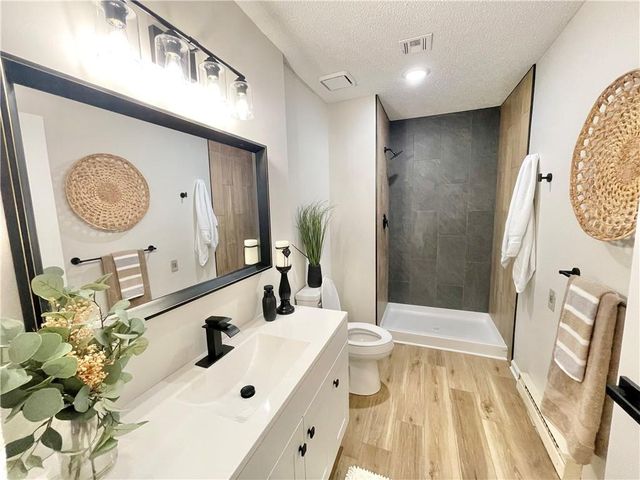 18826 Sunrise Drive, Belton, MO 64012